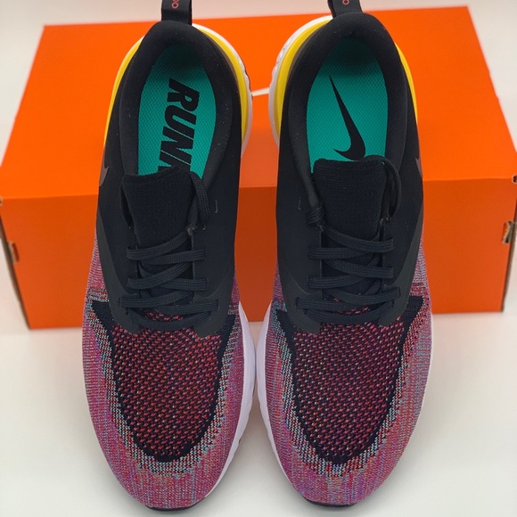 Nike Odyssey React 2 Flyknit - Picture 2 of 11
